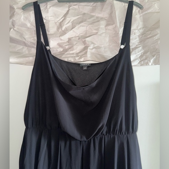 Torrid Chiffon Black midi Dress Sz2 - Picture 3 of 7